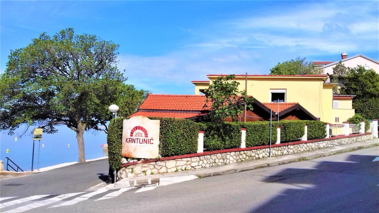 Branko Fabijanic Front Row By The Sea Apartment Selce Exterior photo
